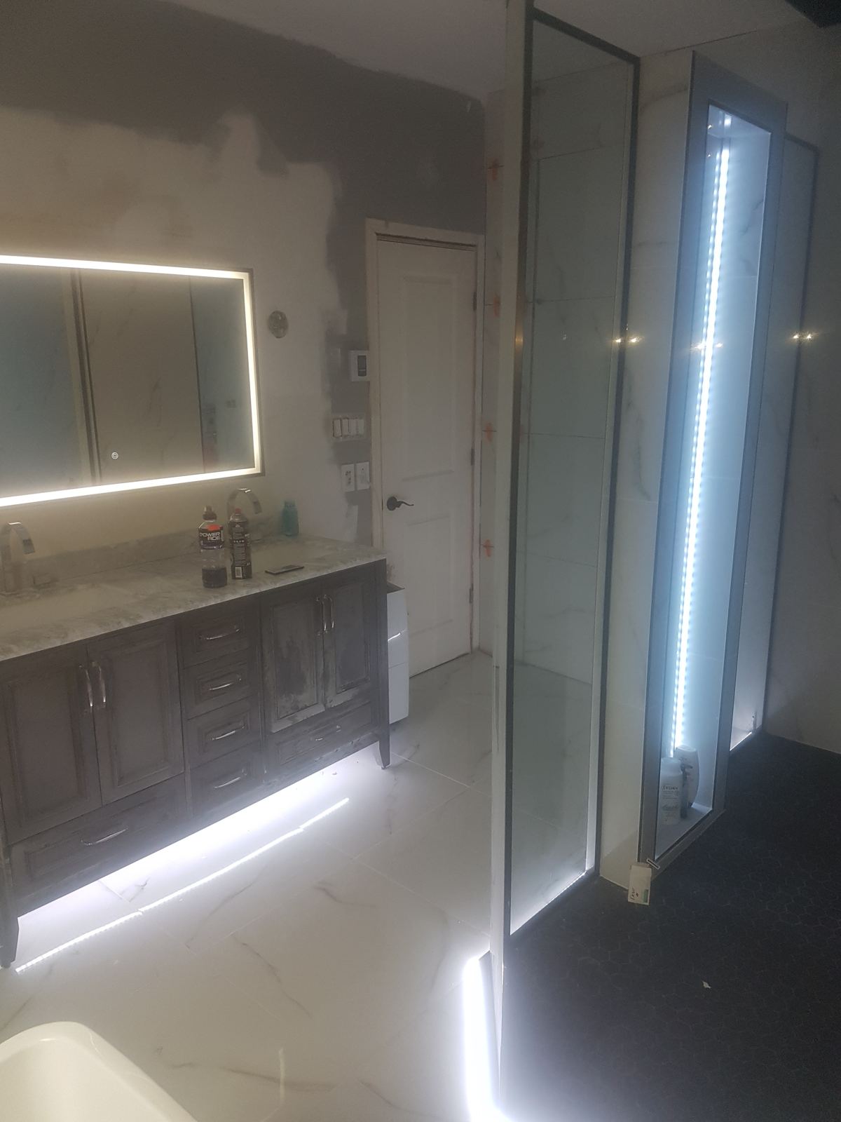 Salle de bain — miroir DEL — L'Artisan KeLvin